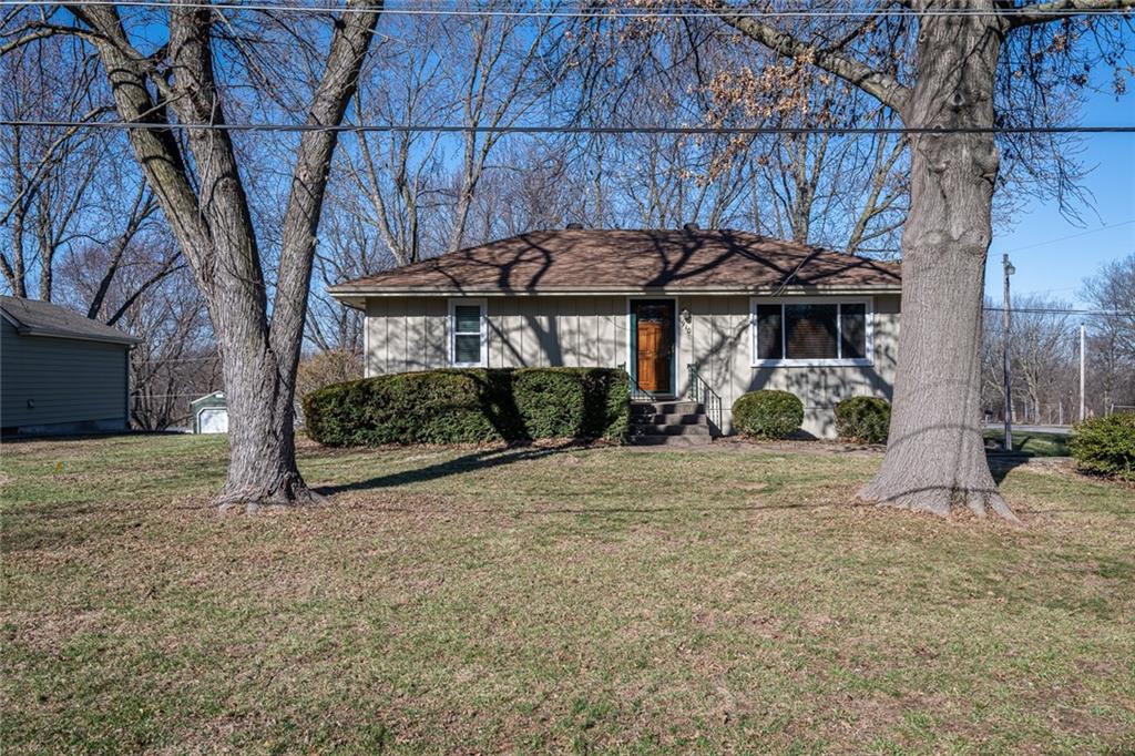 1910 N Farview Drive Property Photo
