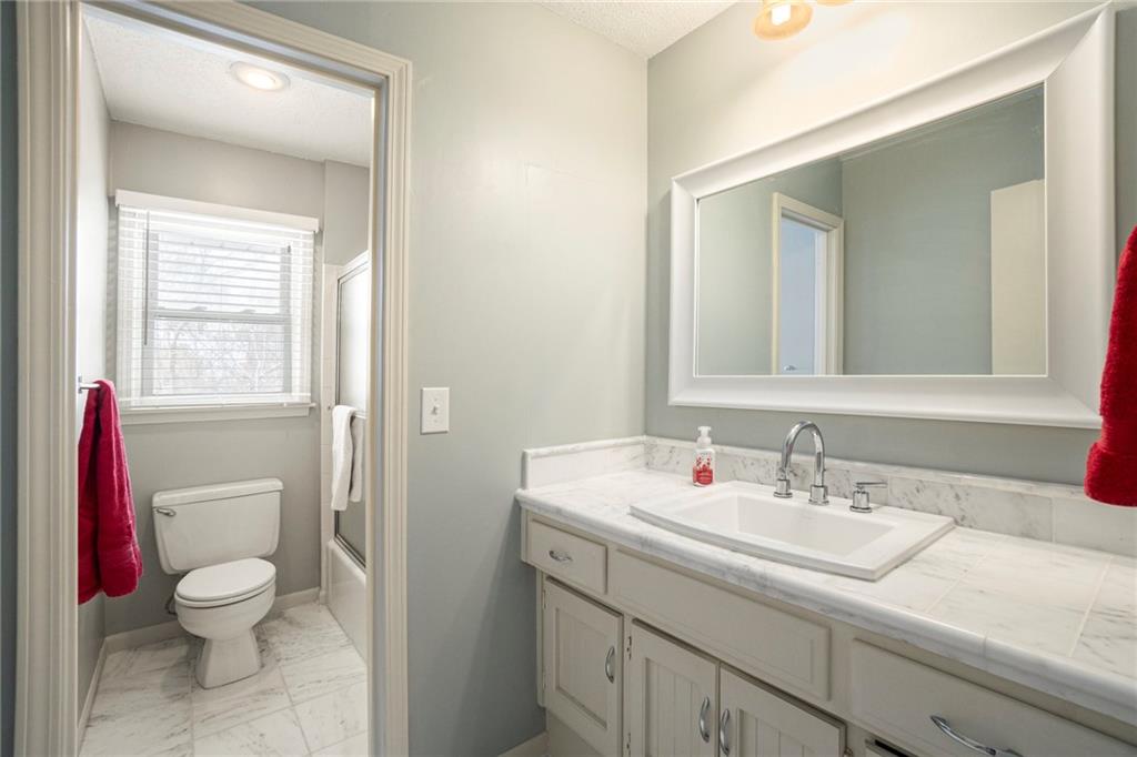 15005 S Locust Street Property Photo 29
