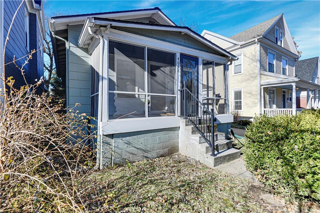 4058 Oak Street Property Photo