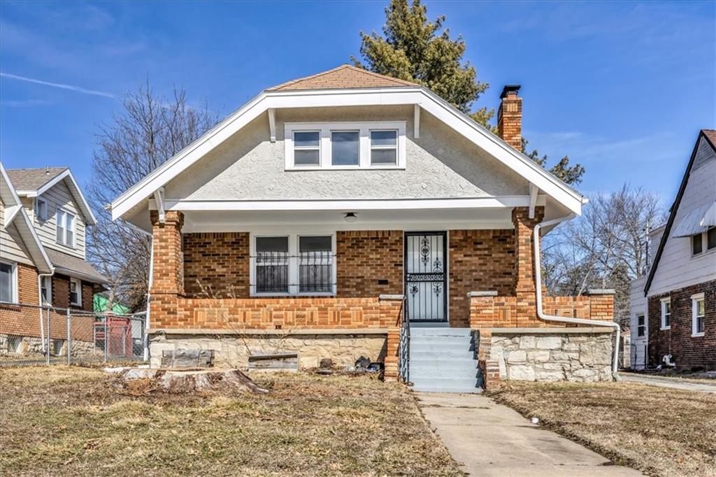 1122 E 76th Street Property Photo