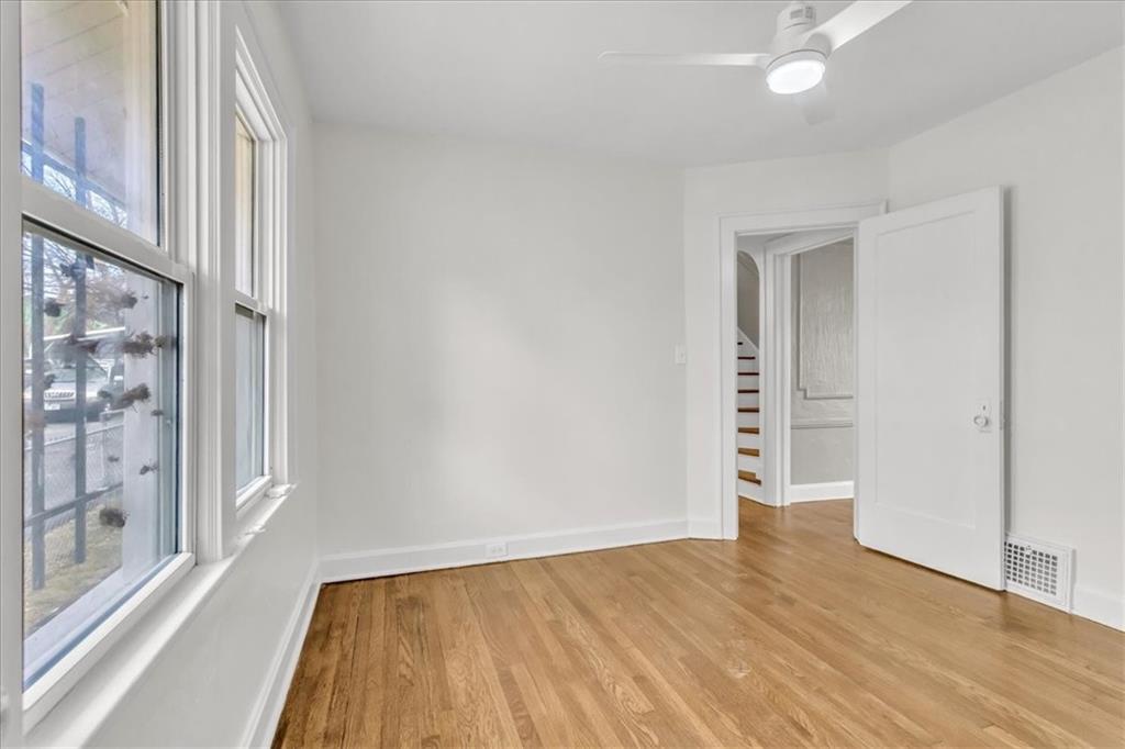 1122 E 76th Street Property Photo 14