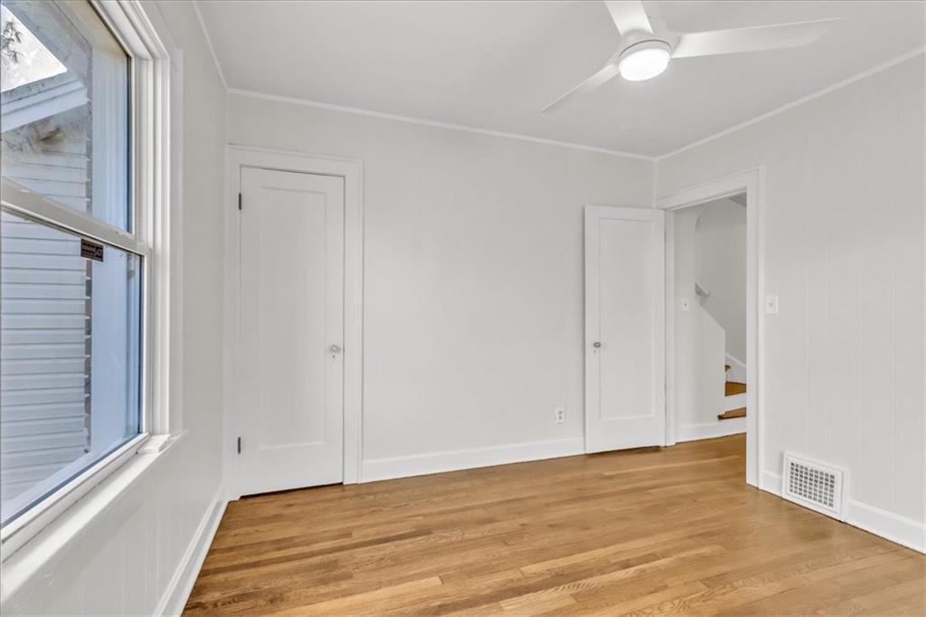 1122 E 76th Street Property Photo 18