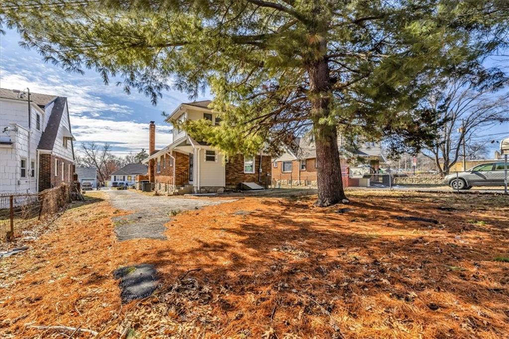 1122 E 76th Street Property Photo 20