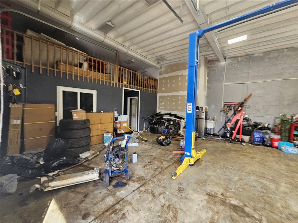 1201 Van Brunt Boulevard Property Photo 4