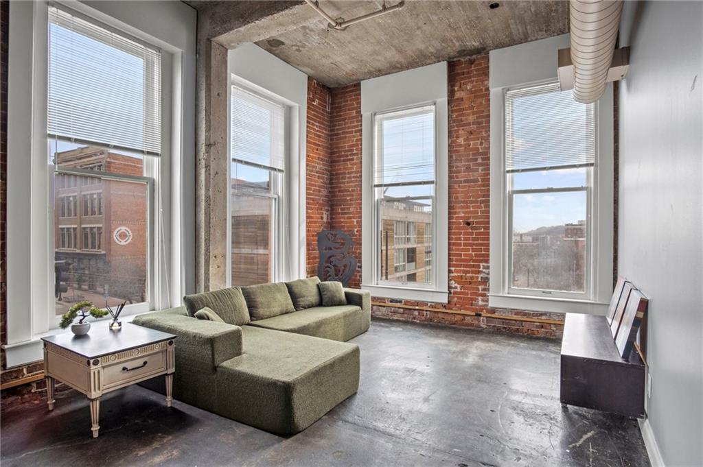 113 W 5th Street Property Photo