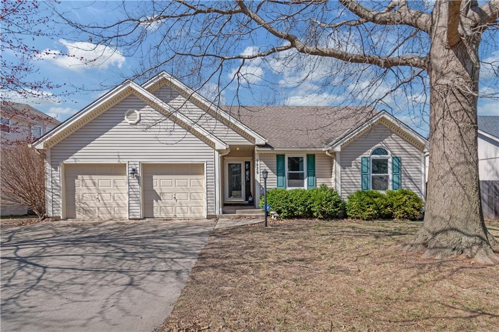 1020 Se Country Lane Property Photo