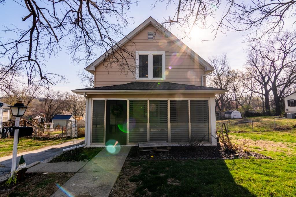 329 Allcutt Avenue Property Photo
