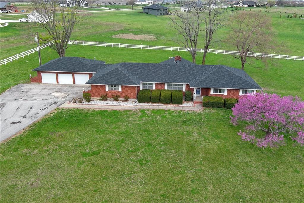 24800 Milton Thompson Road Property Photo