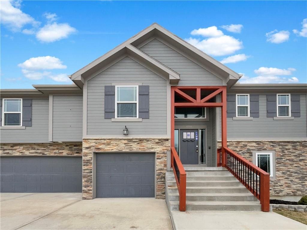 13510 Forest Oaks Drive