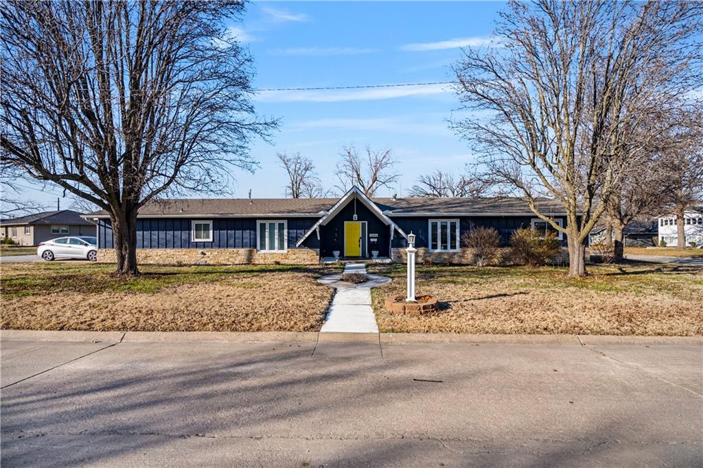 1202 W 9th Street Property Photo