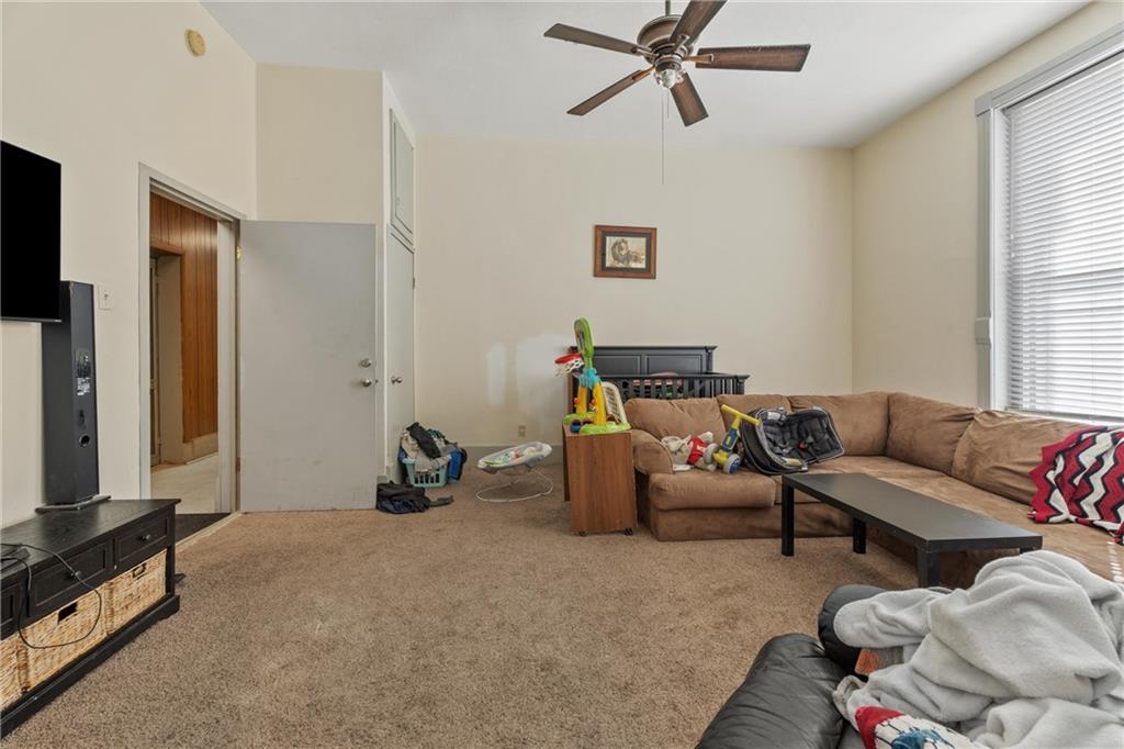 101 N Pennsylvania Avenue Property Photo 23