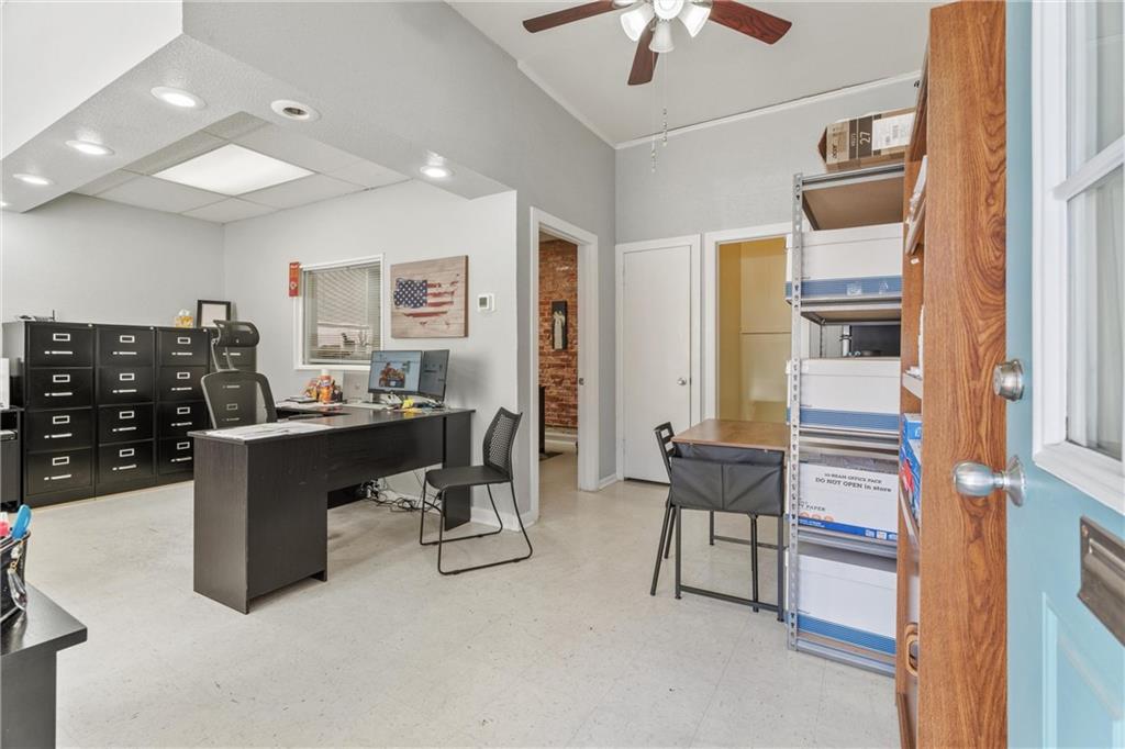 101 N Pennsylvania Avenue Property Photo 42