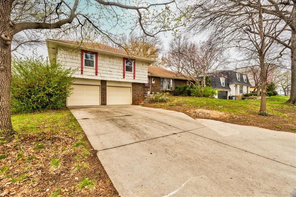9722 Woodland Lane Property Photo