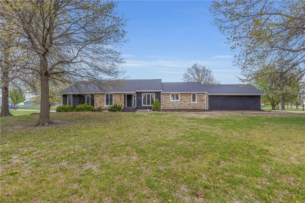 18 Lakeridge Road Property Photo