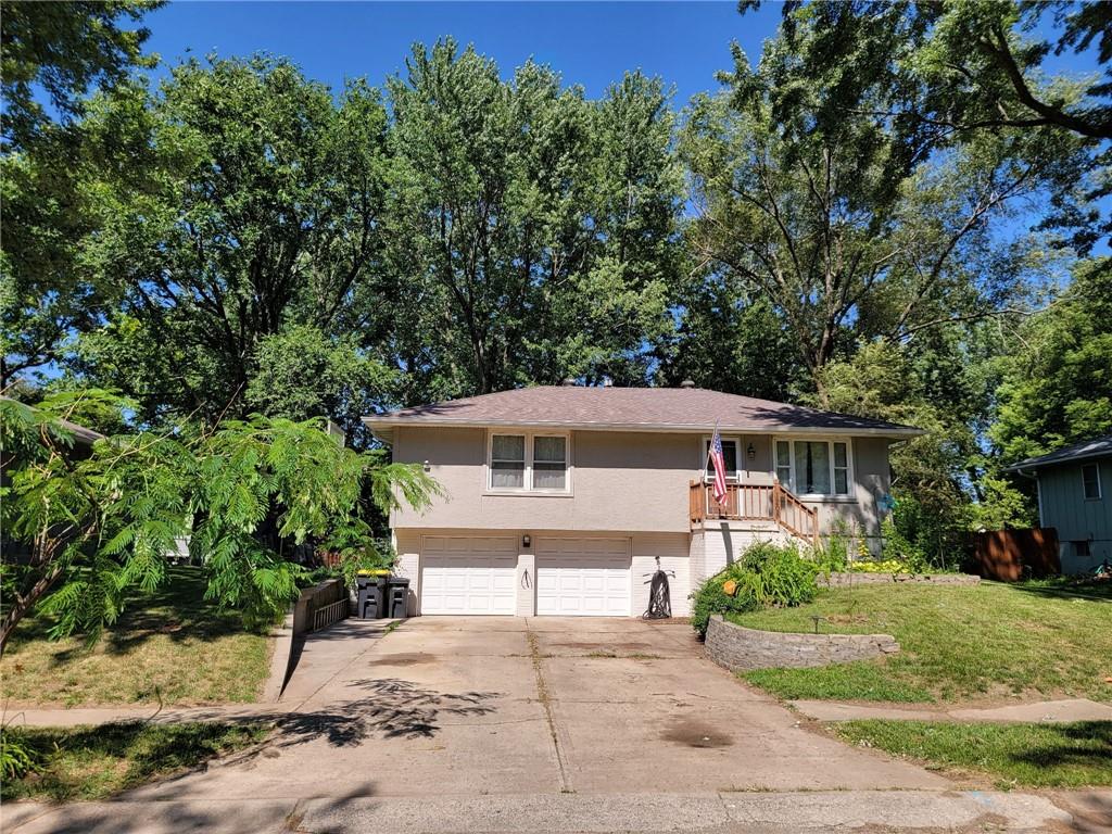 1208 S Ward Parkway Property Photo