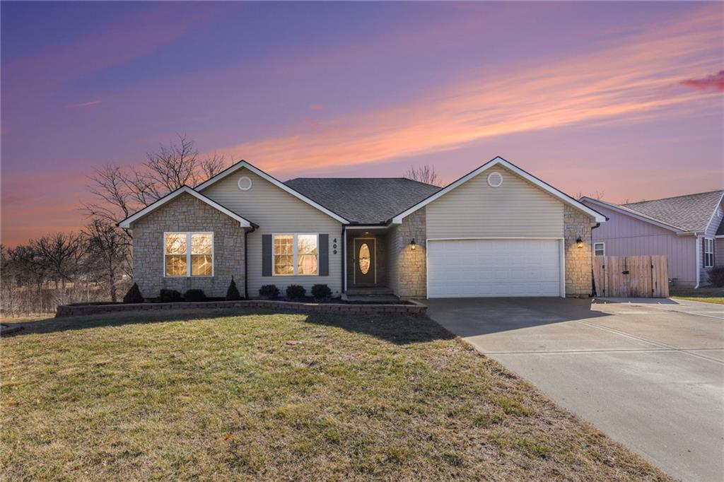 409 Meadowbrook Drive Property Photo