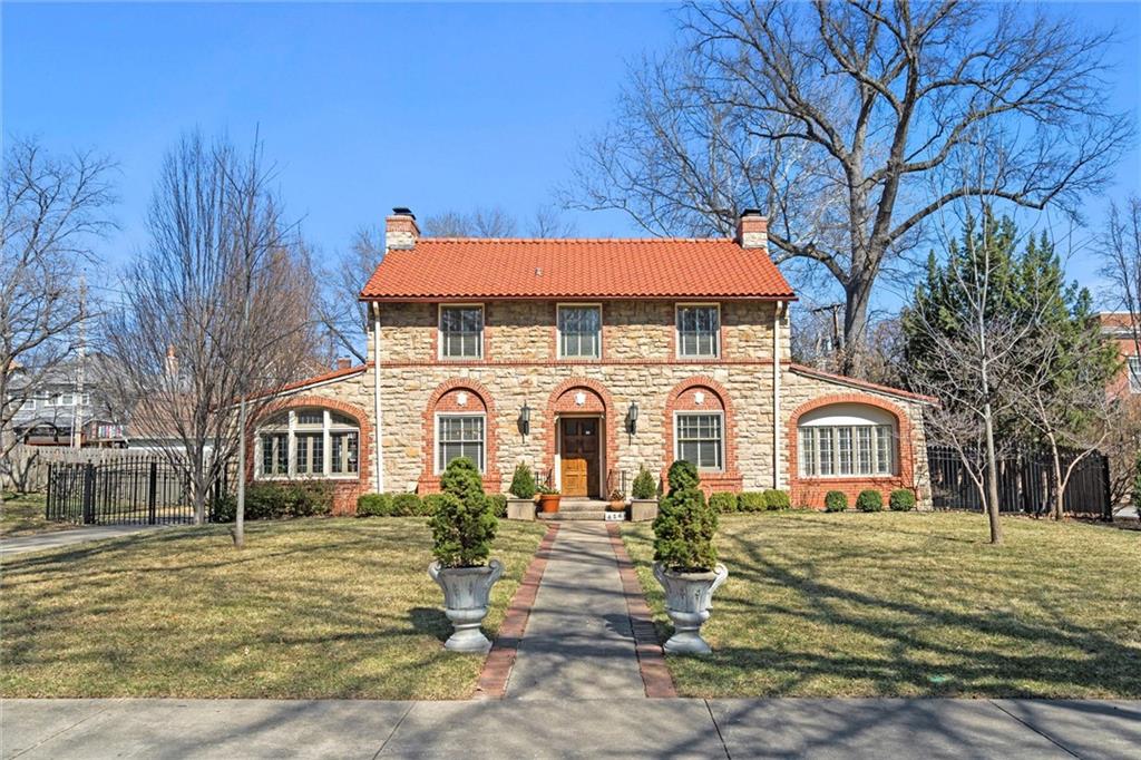 414 W Meyer Boulevard Property Photo