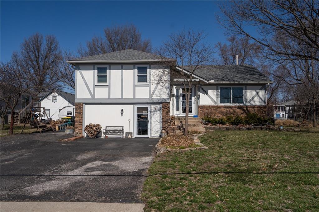 708 W Nelson Street Property Photo