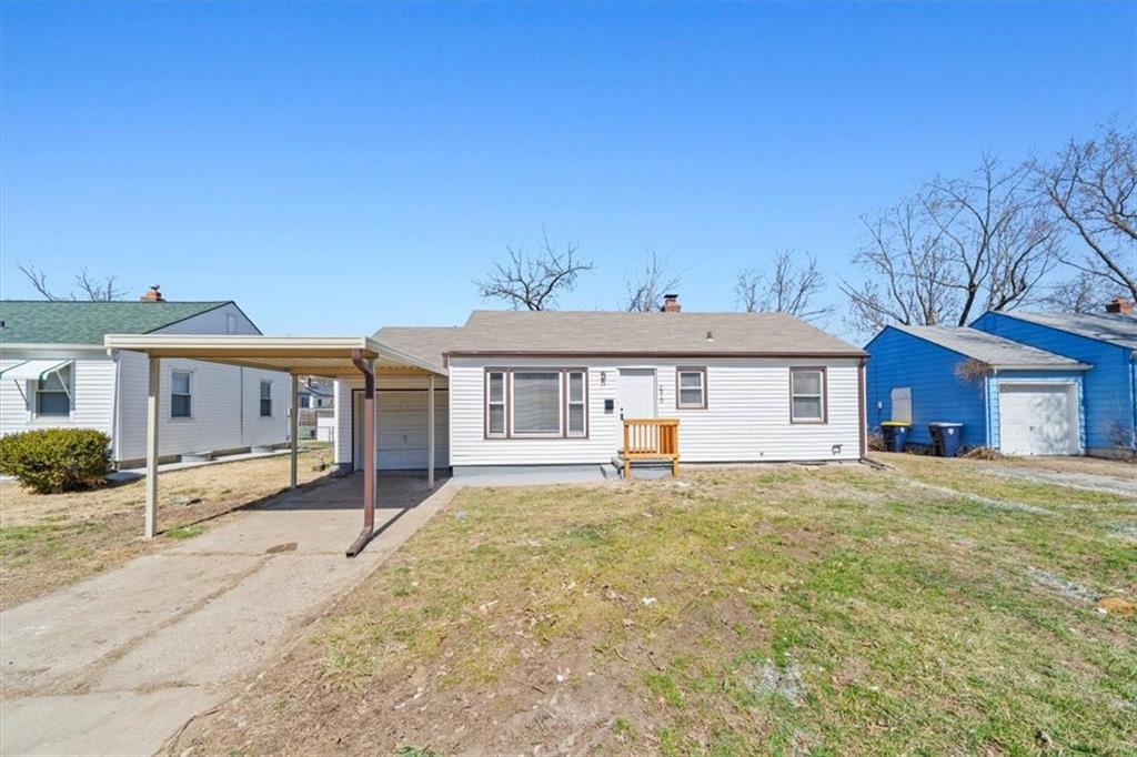2910 E 58th Street Property Photo