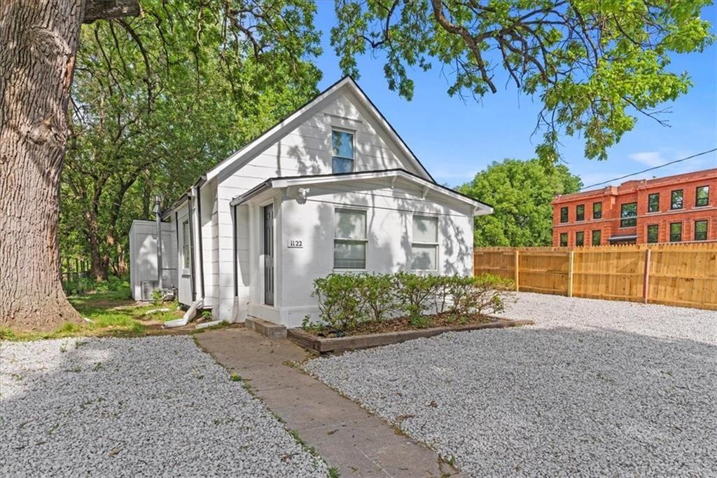 1122 S Pearl Street Property Photo