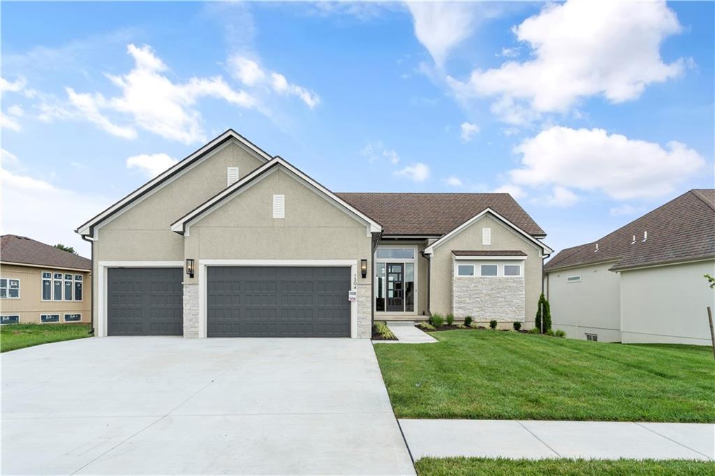 1504 Ne Stewart Place Property Photo 1