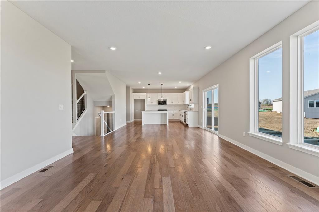 10604 N Jefferson Street Property Photo 3