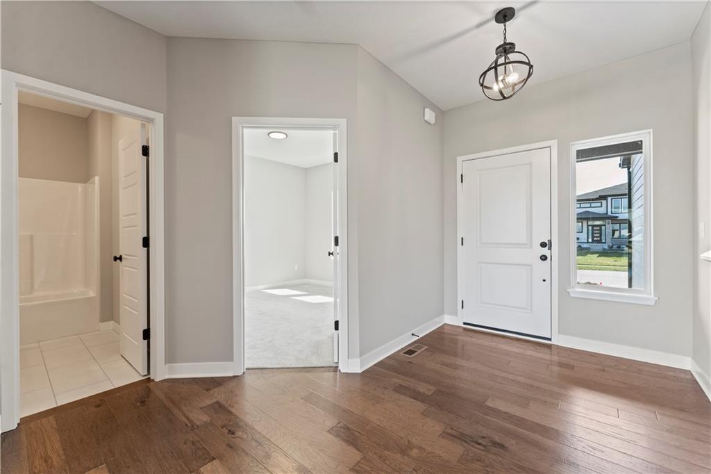 10604 N Jefferson Street Property Photo 6