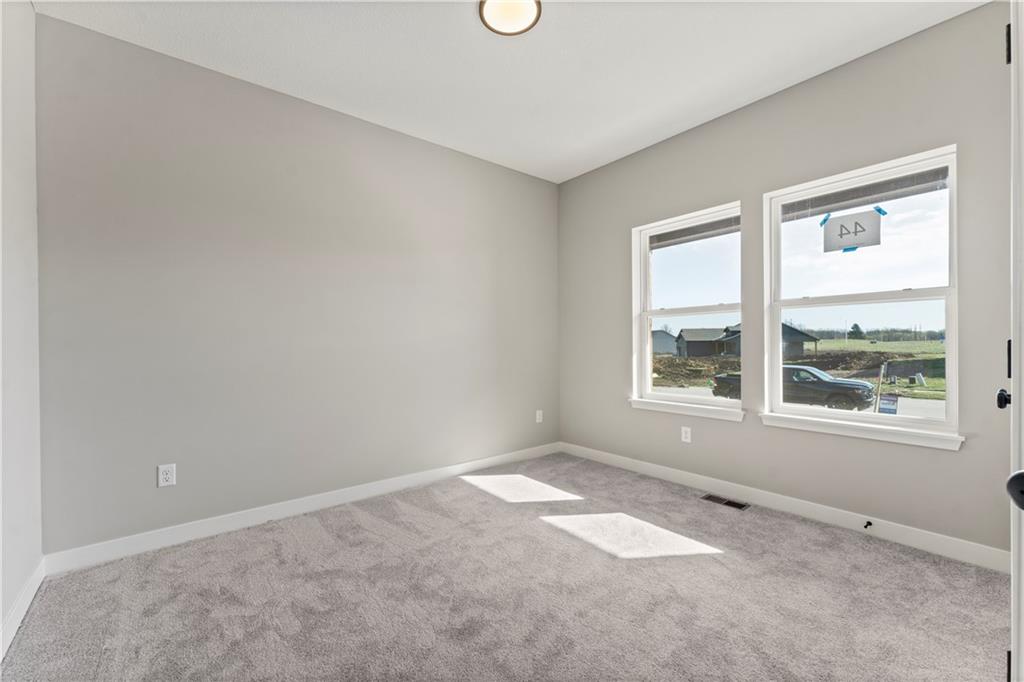 10604 N Jefferson Street Property Photo 7