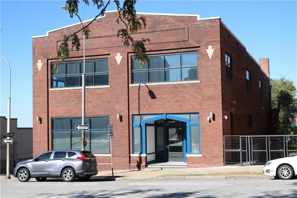 400 Admiral Boulevard Property Photo