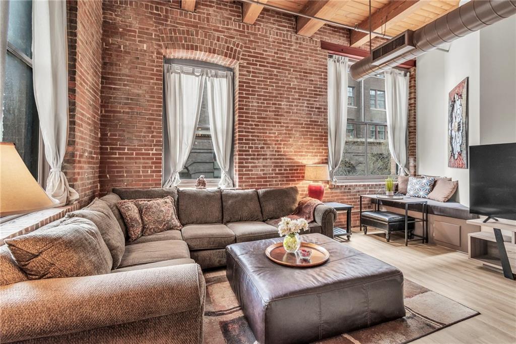 308 W 8th Street Property Photo