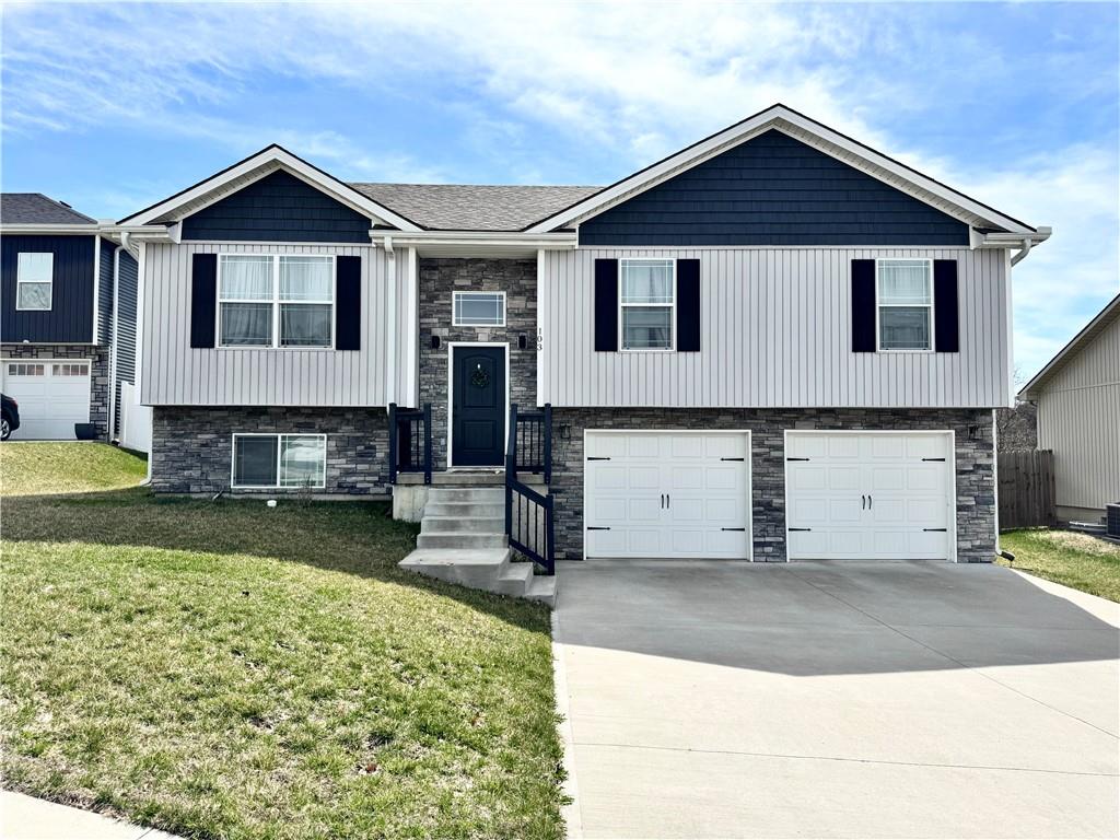 Knob Noster Real Estate Listings Main Image
