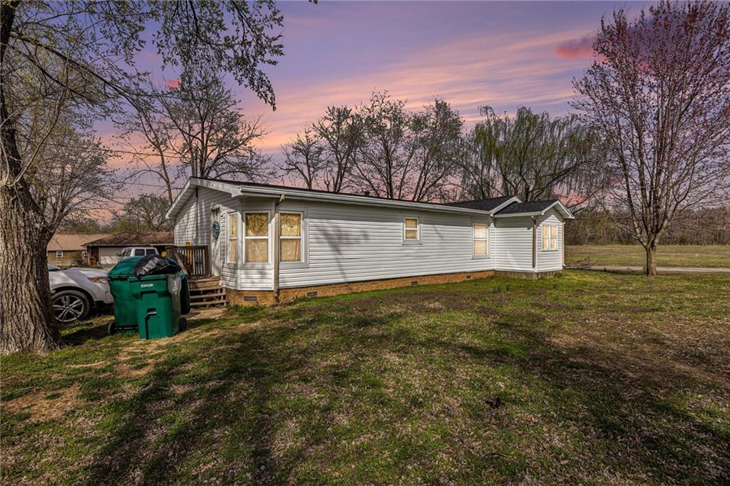 705 N Cayuga Street Property Photo 1