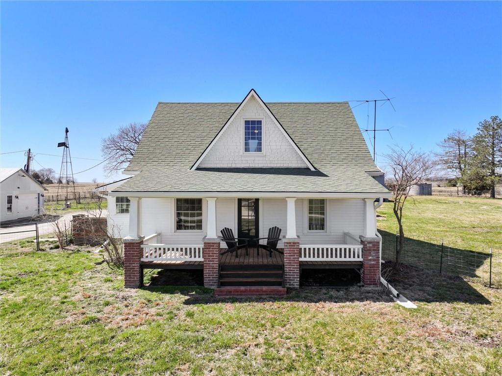 137 E 1400th Road Property Photo