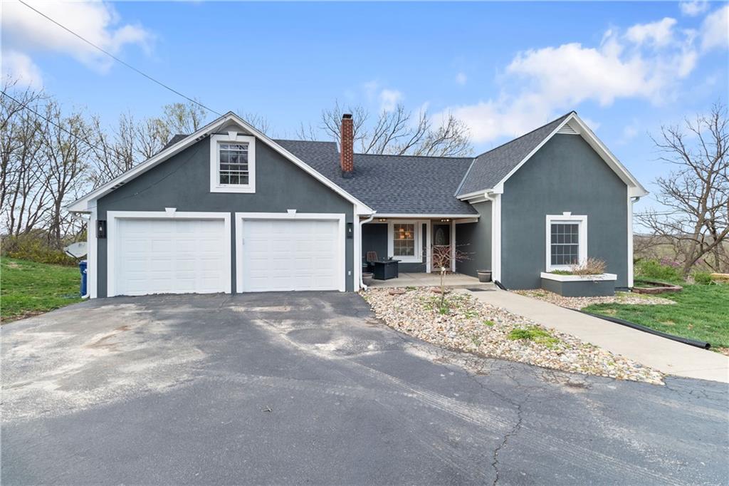 302 W Summit Street Property Photo