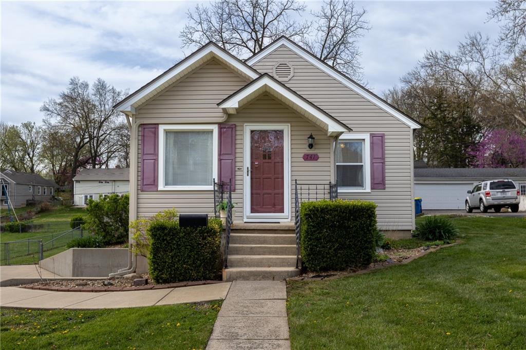 741 Sunset Avenue Property Photo