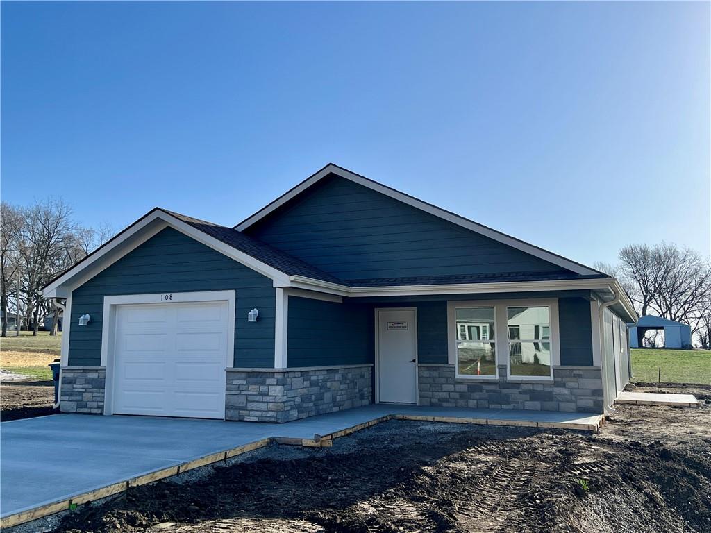 108 S Johnson Drive Property Photo
