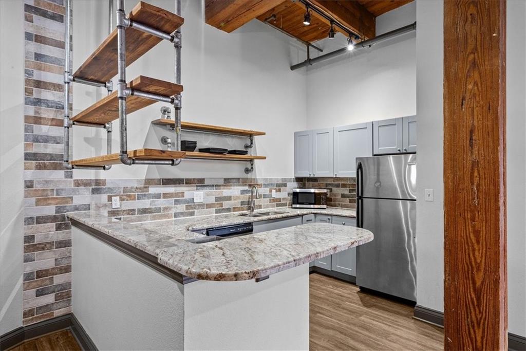 308 W 8th Street Property Photo