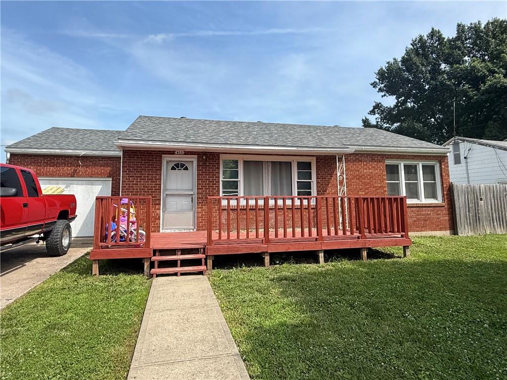 611 E Elm Street Property Photo 1