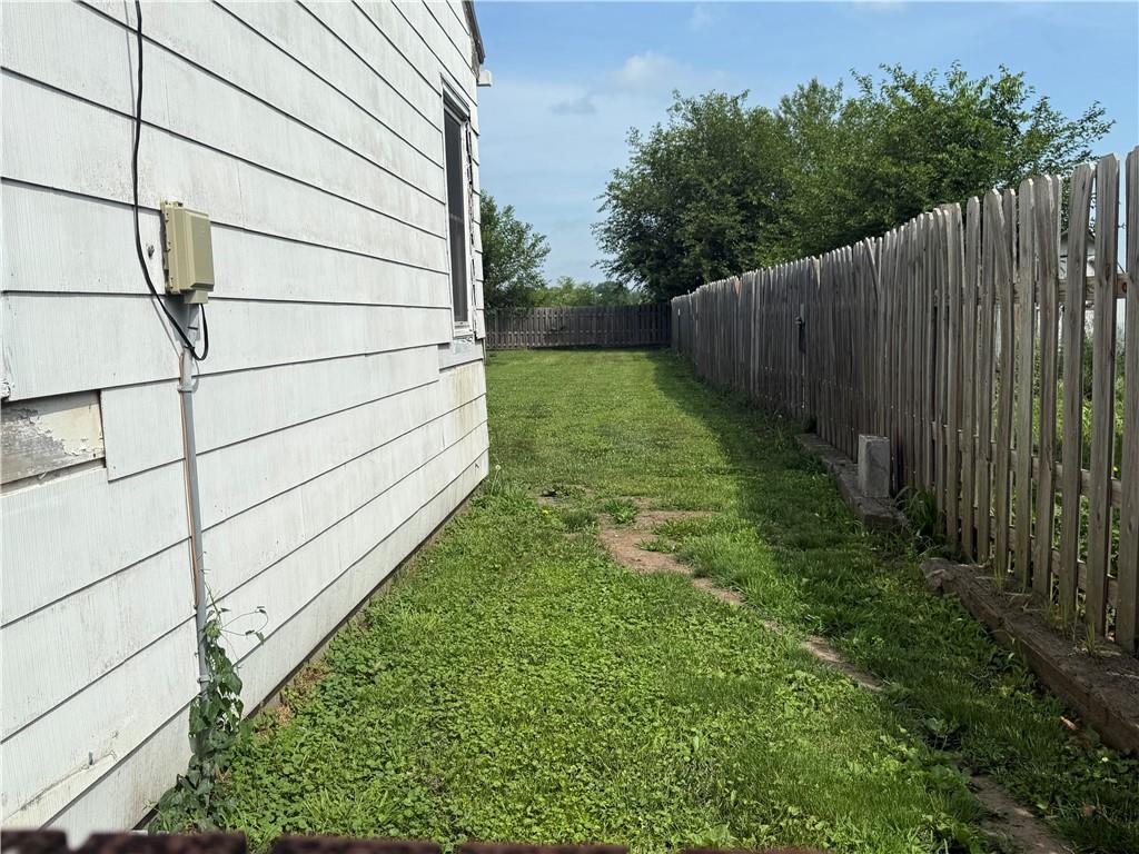 611 E Elm Street Property Photo 3