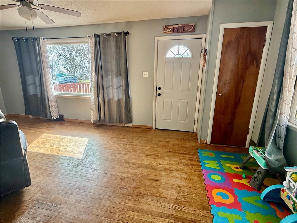 611 E Elm Street Property Photo 6
