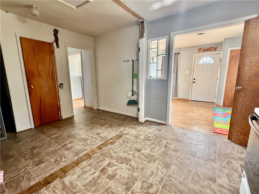 611 E Elm Street Property Photo 9