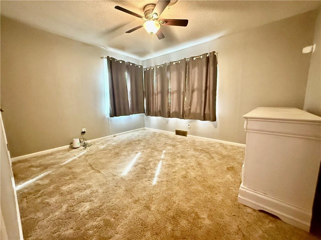 611 E Elm Street Property Photo 14