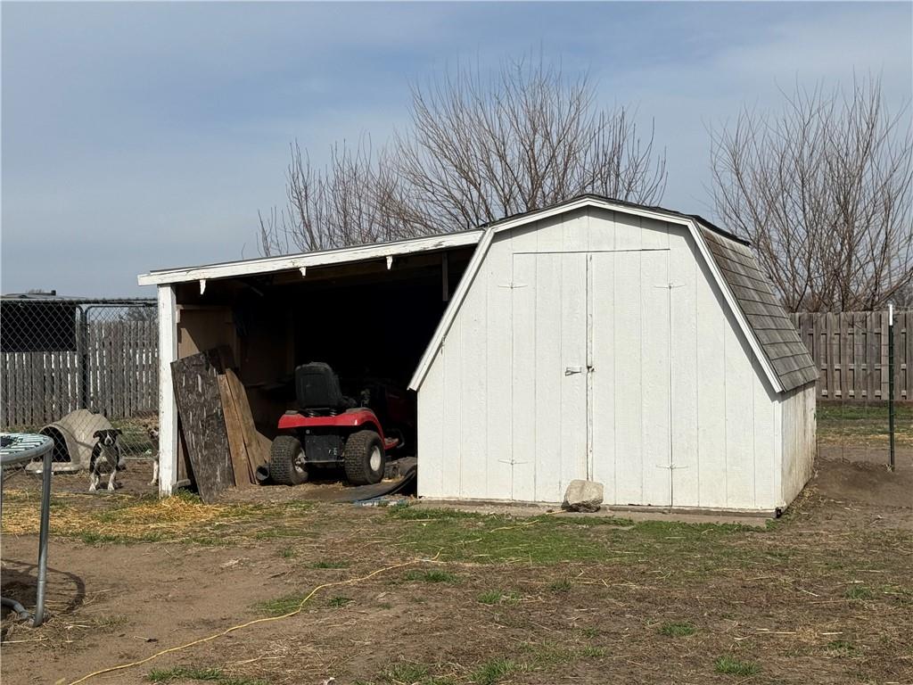 611 E Elm Street Property Photo 19