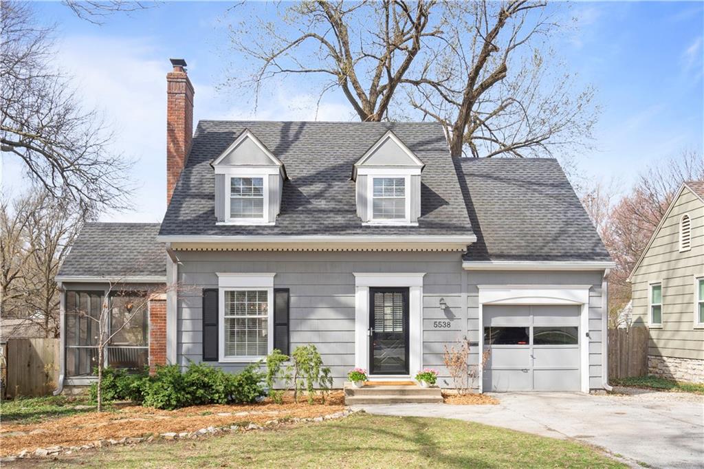 5538 Roe Avenue Property Photo