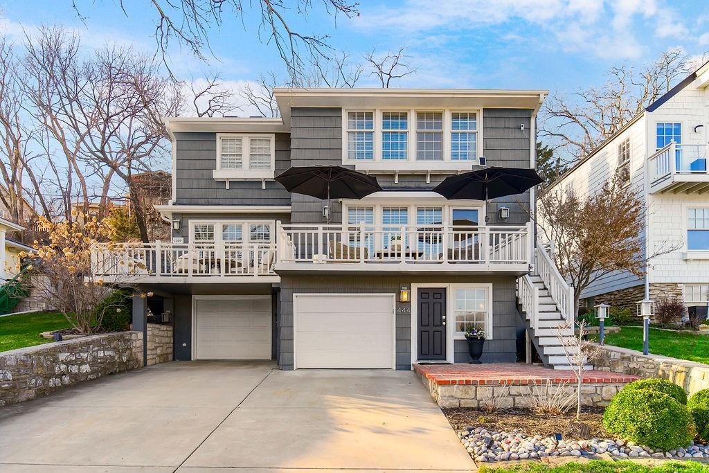 444 Lakeshore West Street Property Photo 1