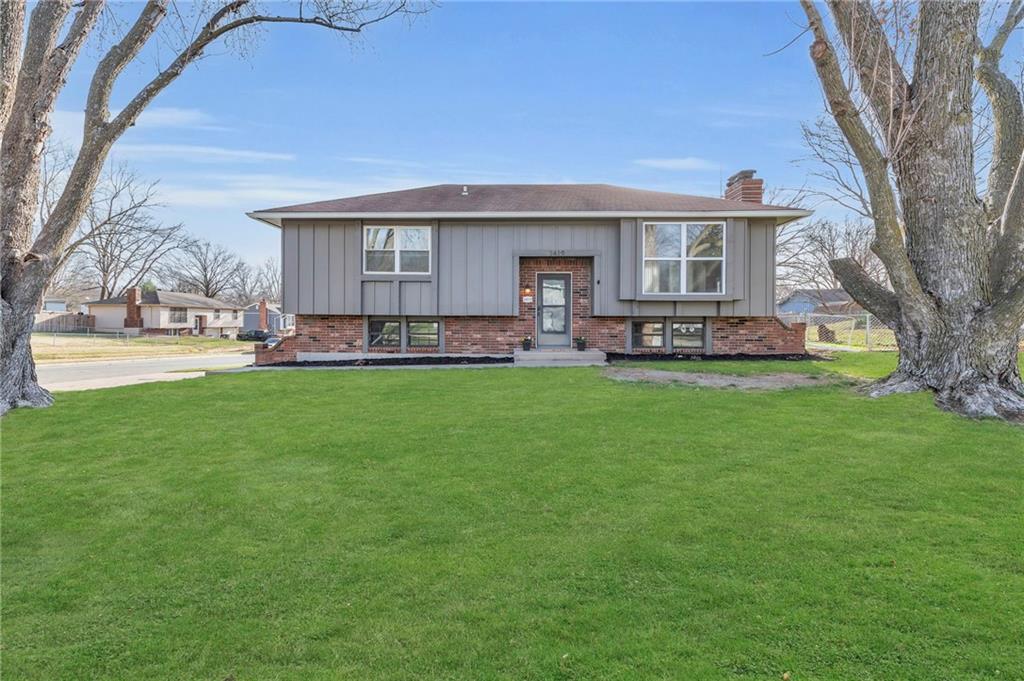 1419 N Holland Drive Property Photo