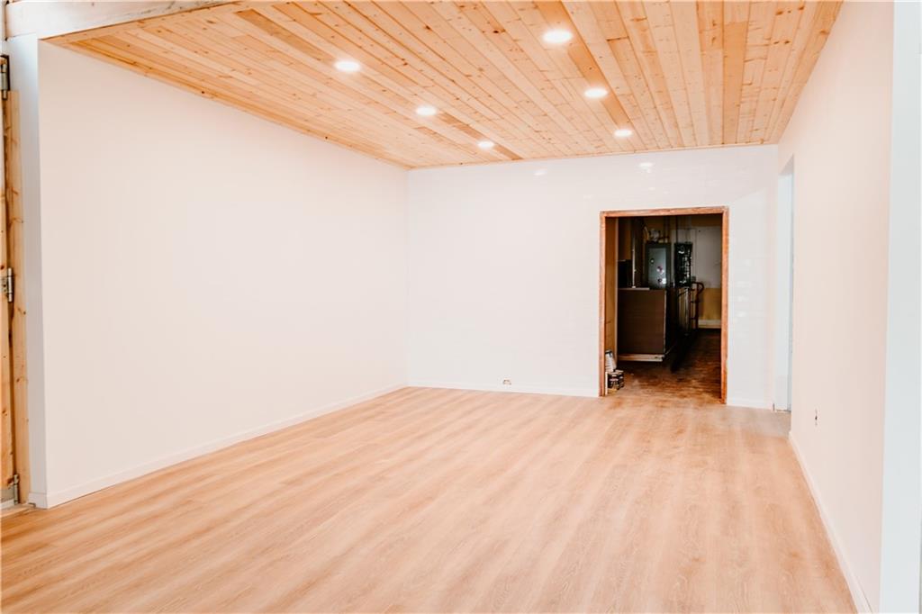 10 S Silver Street Property Photo 33