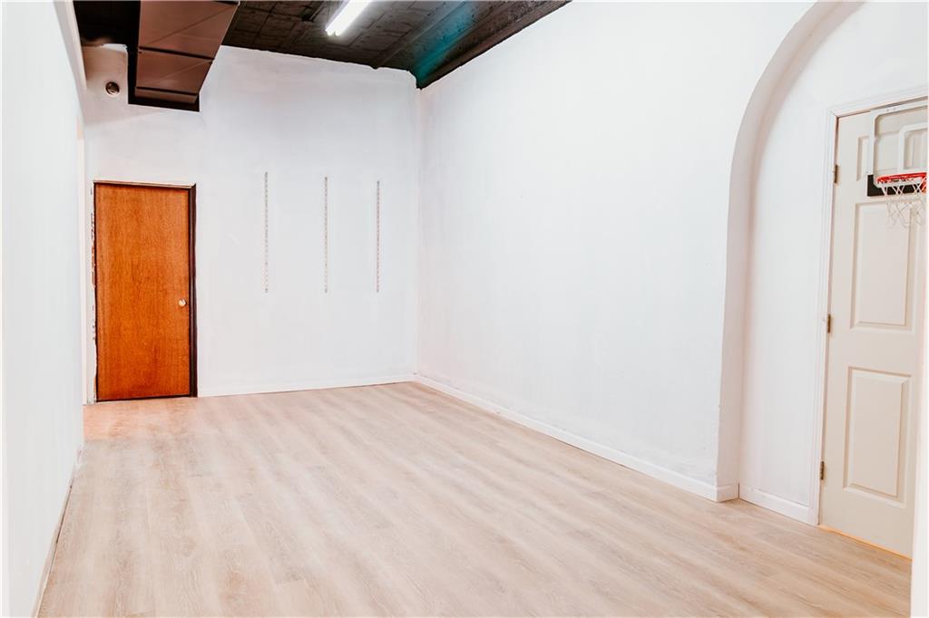 10 S Silver Street Property Photo 37