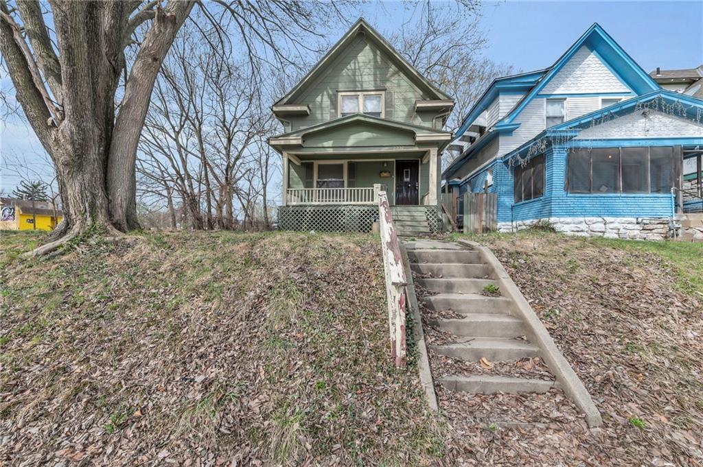 2330 Spruce Avenue Property Photo