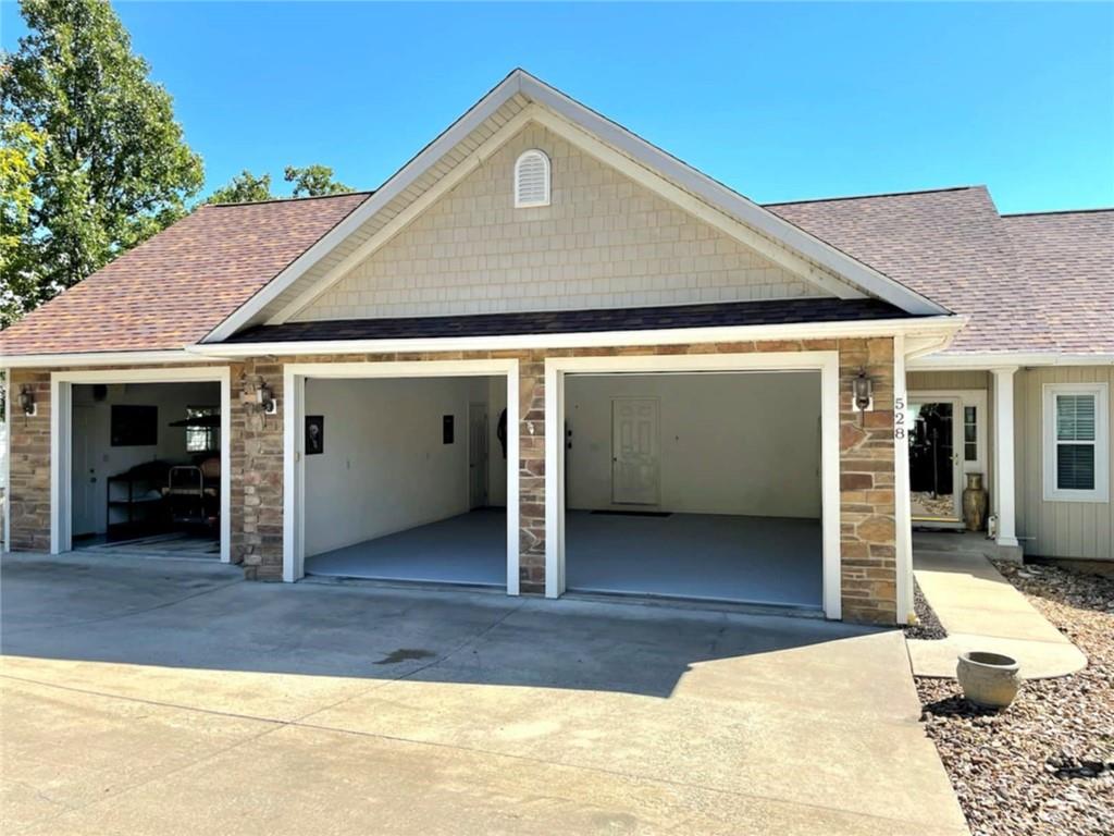 528 West End Circle Property Photo
